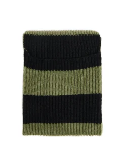 Oliwkowy szalik z kieszeniami