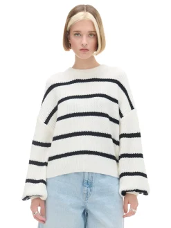 Pasiasty sweter z szerokim rękawem