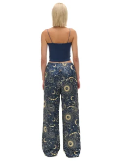 Piżama z motywem astralnym