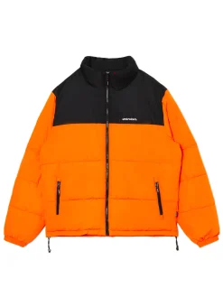 Pomarańczowa kurtka puffer