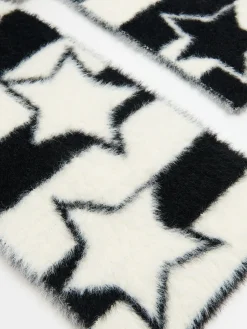 Puchaty szalik z motywem gwiazdy