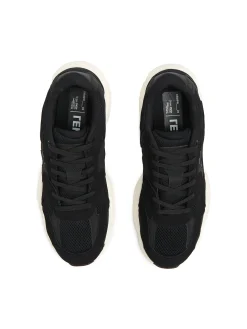 Sneakersy na białej podeszwie