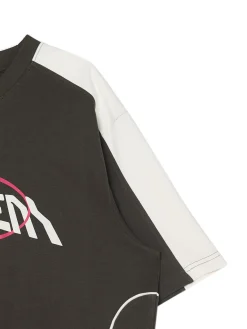 Sportowa koszulka z napisem