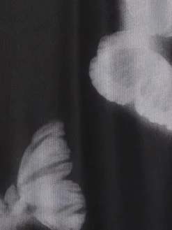 Sukienka mini z siateczkowymi panelami