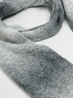 Szalik z frędzlami z domieszką wełny