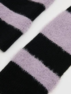 Szalik z futrzanymi elementami