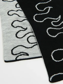 Szalik z motywem płomieni