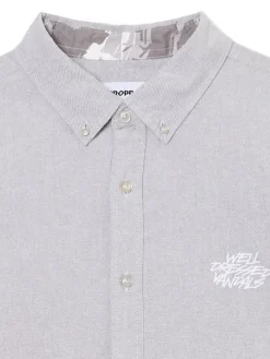 Szara koszula z ozdobnym wykończeniem