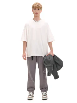 Szare spodnie z paskiem