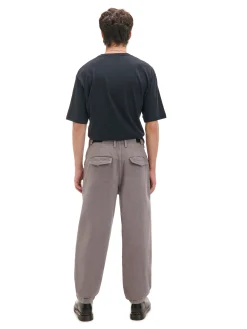 Szare szerokie chinosy