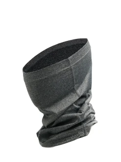 Szary dzianinowy komin