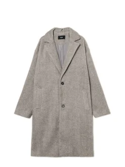 Szary płaszcz w jodełkę