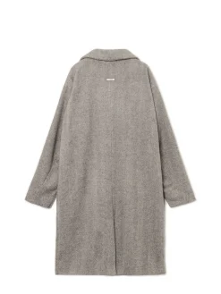 Szary płaszcz w jodełkę