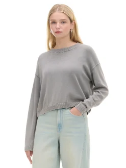 Szary sweter z efektem sprania