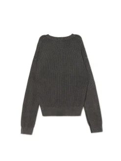 Szary sweter z prążkowanej dzianiny