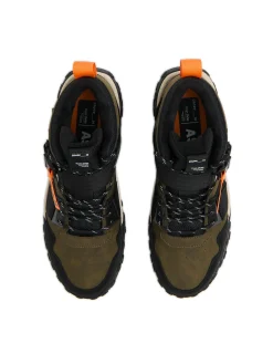 Sznurowane sneakersy z zatrzaskiem