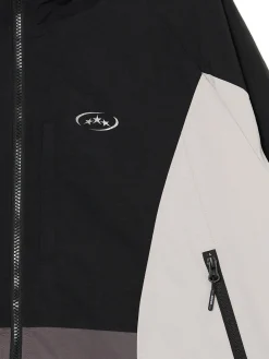 Trójkolorowa kurtka z kapturem