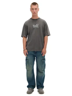 T-shirt z postrzępionymi brzegami