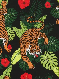 Wzorzysta koszulka z motywem zwierzęcym