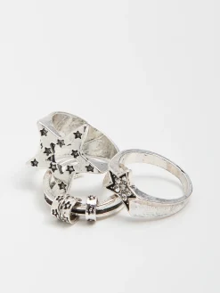 Zestaw pierścionków z motywem gwiazd